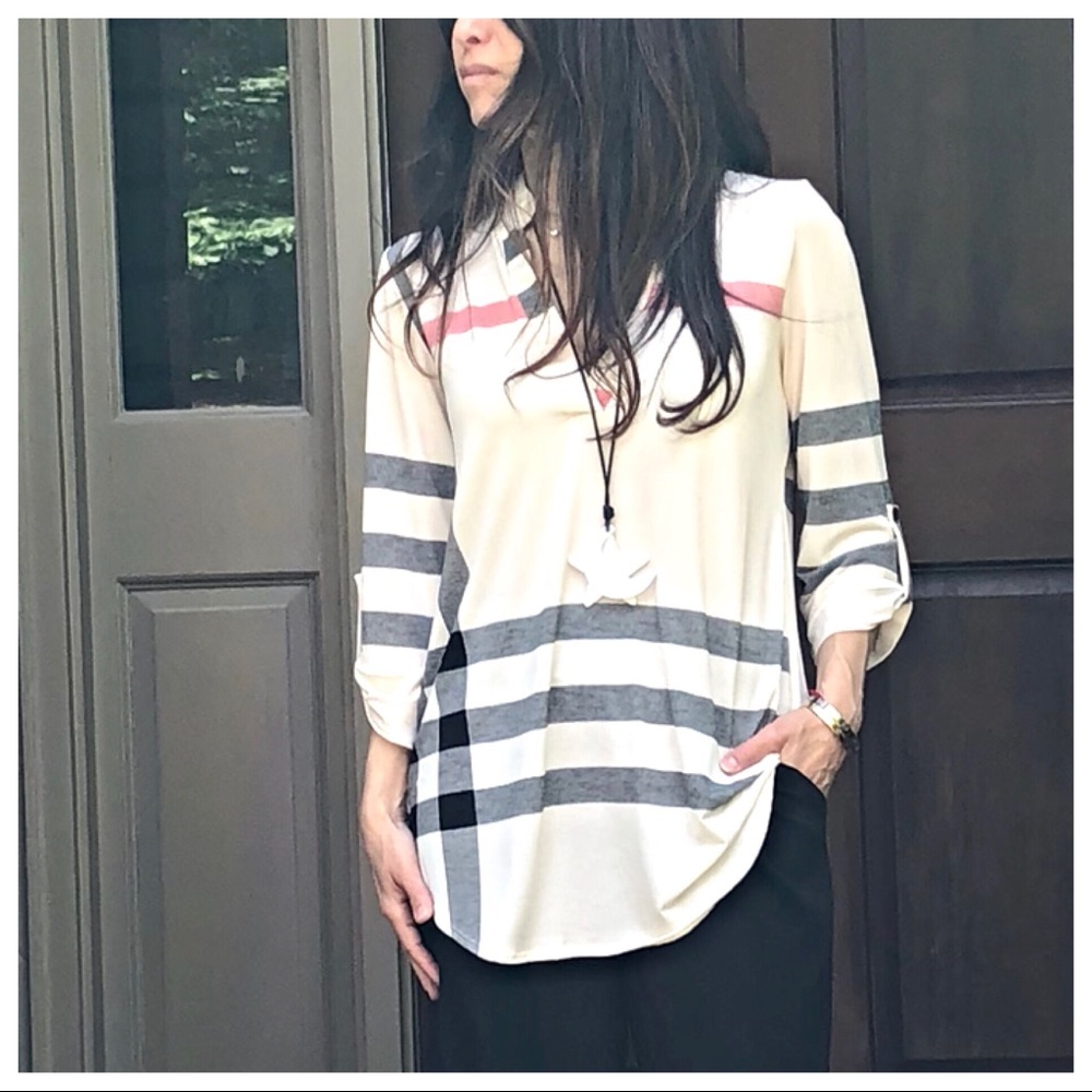 ✨LAST ONE ✨Parisian pretty rolled sleeves blouse - Picture 5 of 7